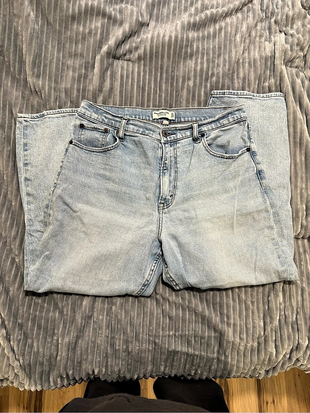 Abercrombie & Fitch ankle straight ultra high rise